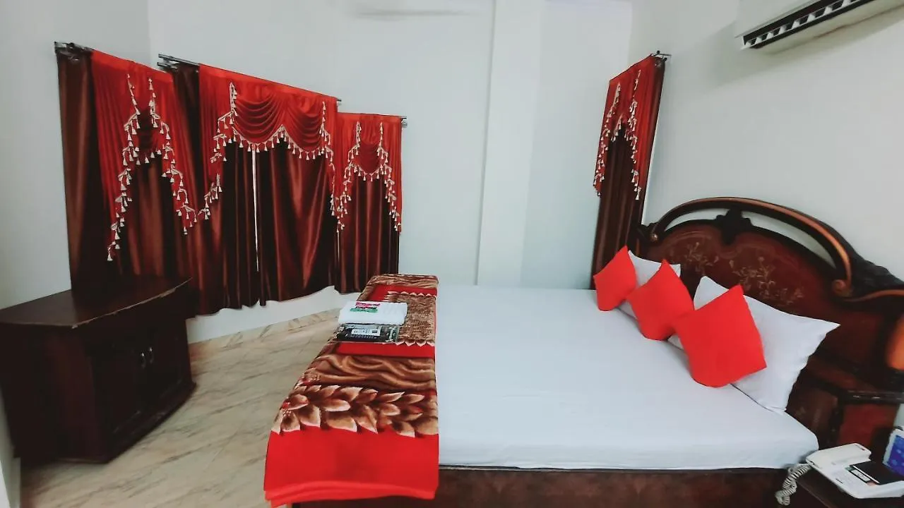 Hotel Holiday Inn Paradise Chandigarh