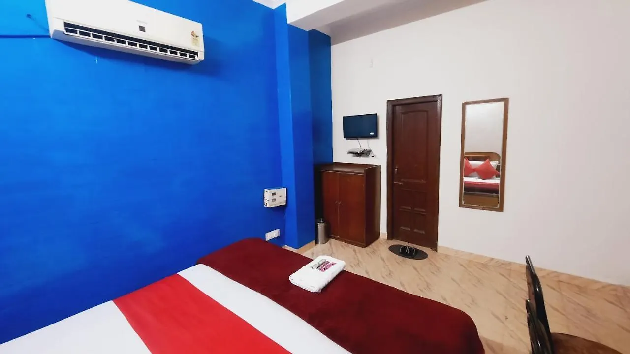 Hotel Holiday Inn Paradise Chandigarh 2*,  India
