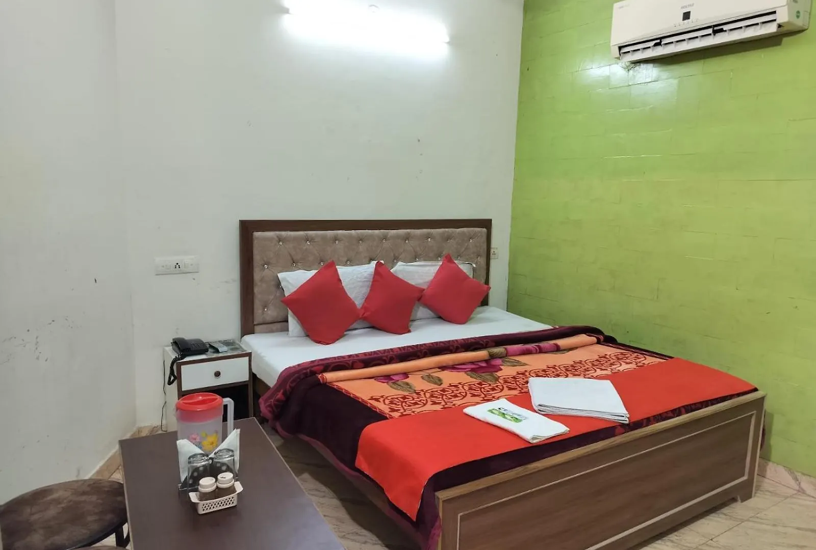 Hotel Holiday Inn Paradise Chandigarh 2*,  India