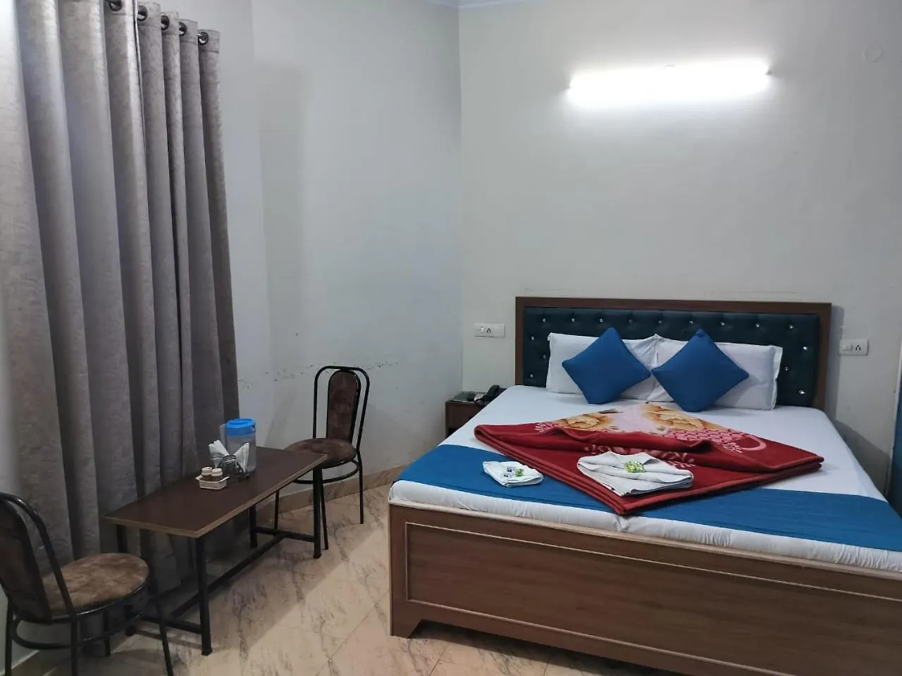 Hotel Holiday Inn Paradise Chandigarh 2*,  India
