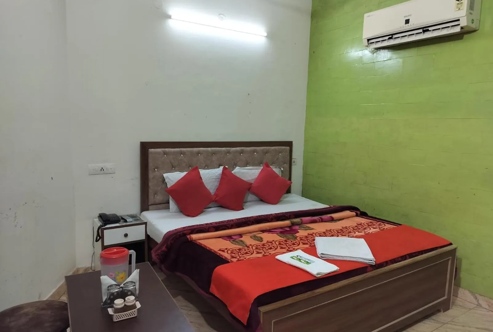 Hotel Holiday Inn Paradise Chandigarh