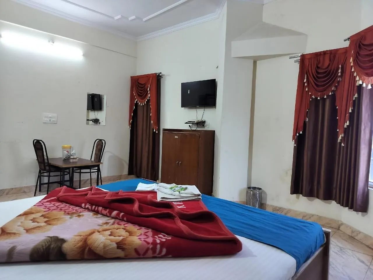 Hotel Holiday Inn Paradise Chandigarh