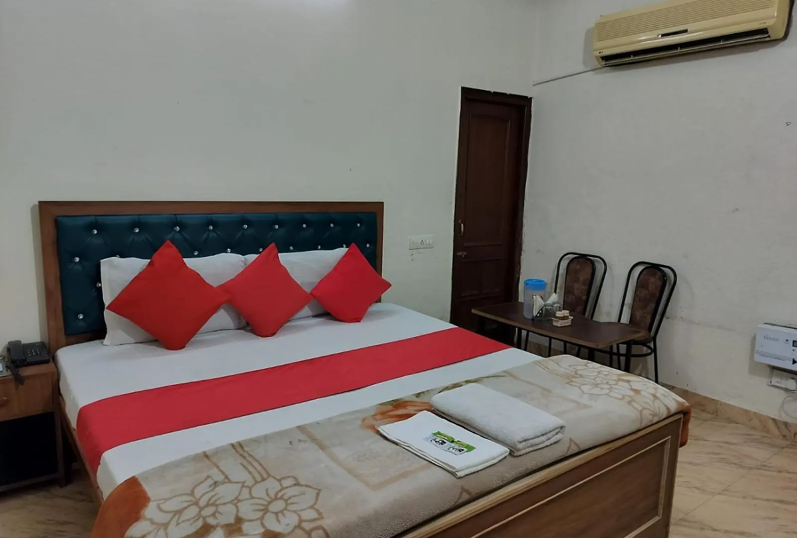 **  Hotel Holiday Inn Paradise Chandigarh India