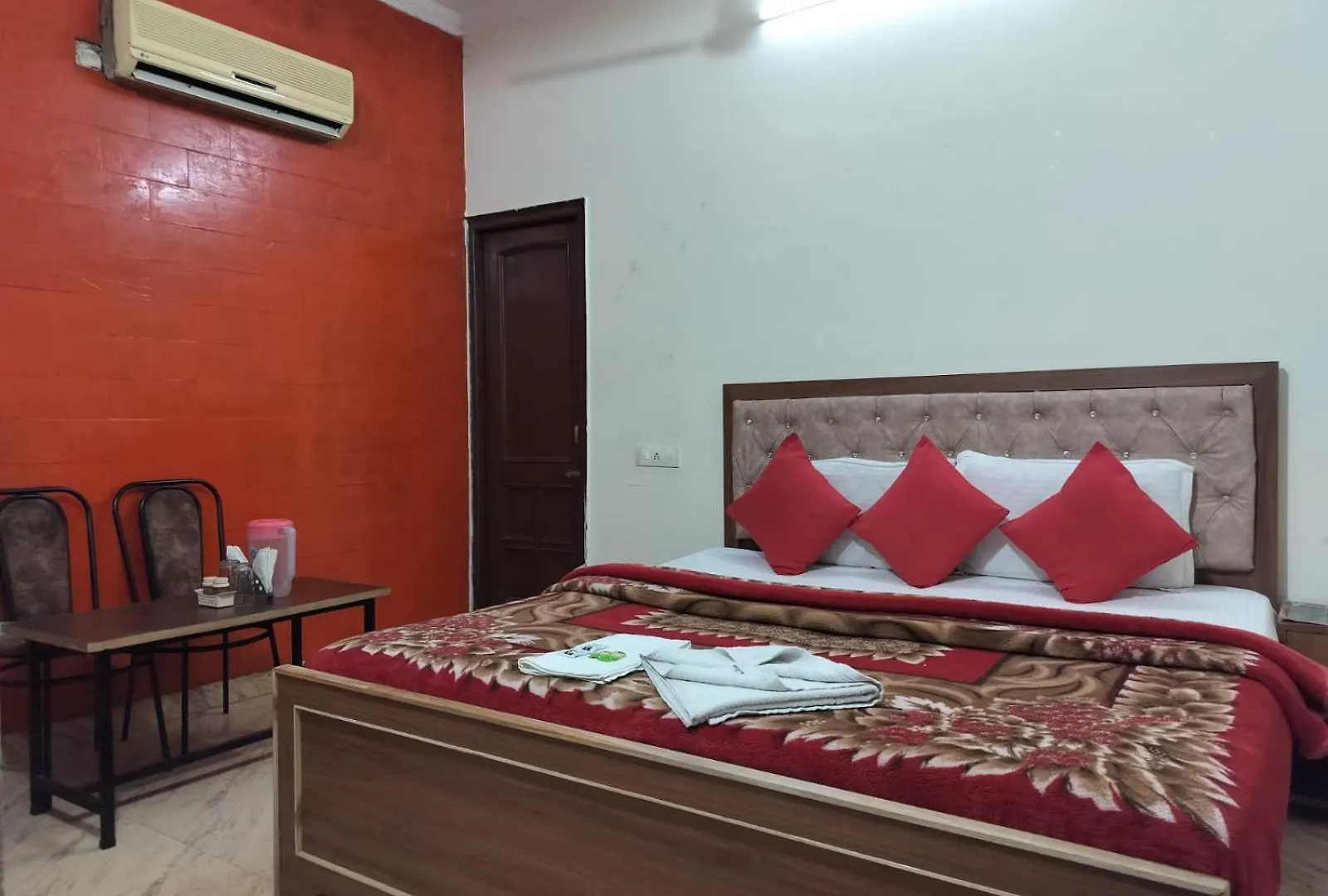 Hotel Holiday Inn Paradise Chandigarh