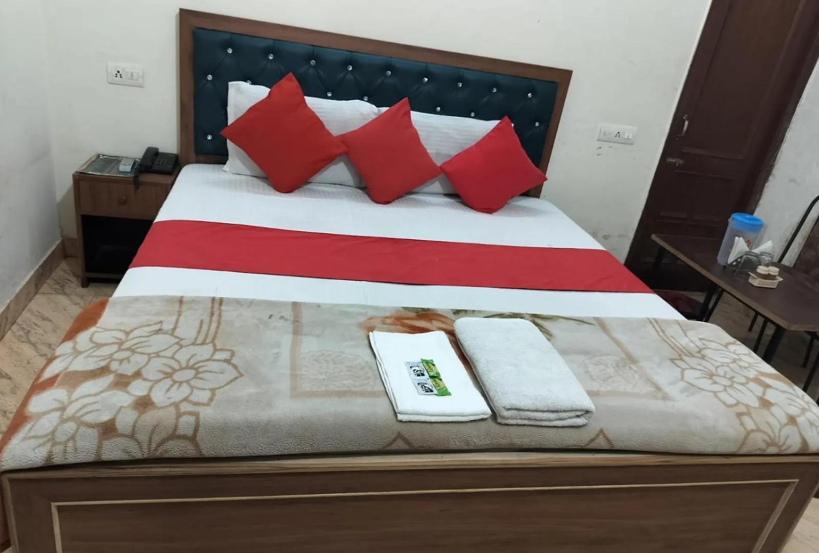 Hotel Holiday Inn Paradise Chandigarh