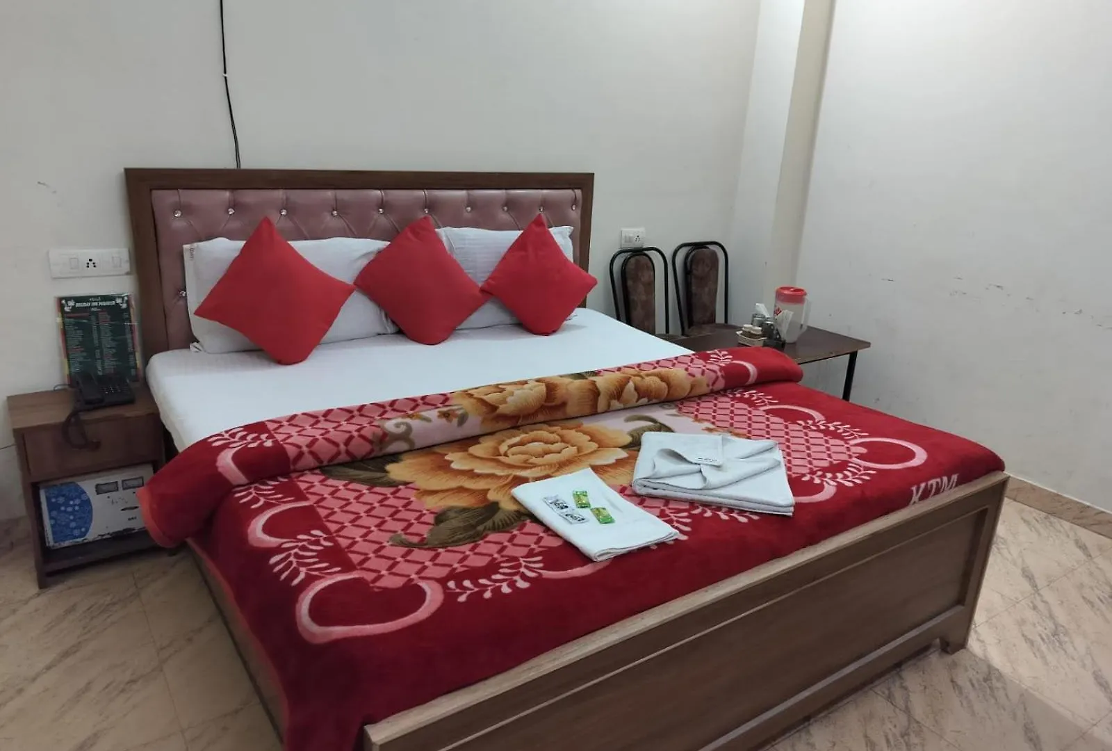 Hotel Holiday Inn Paradise Chandigarh 2*,