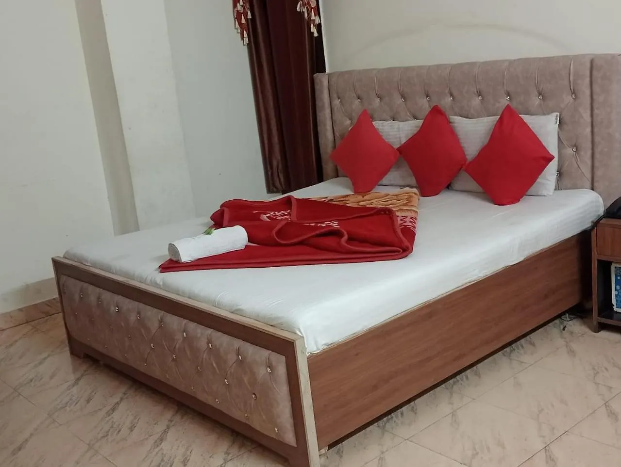 Hotel Holiday Inn Paradise Chandigarh