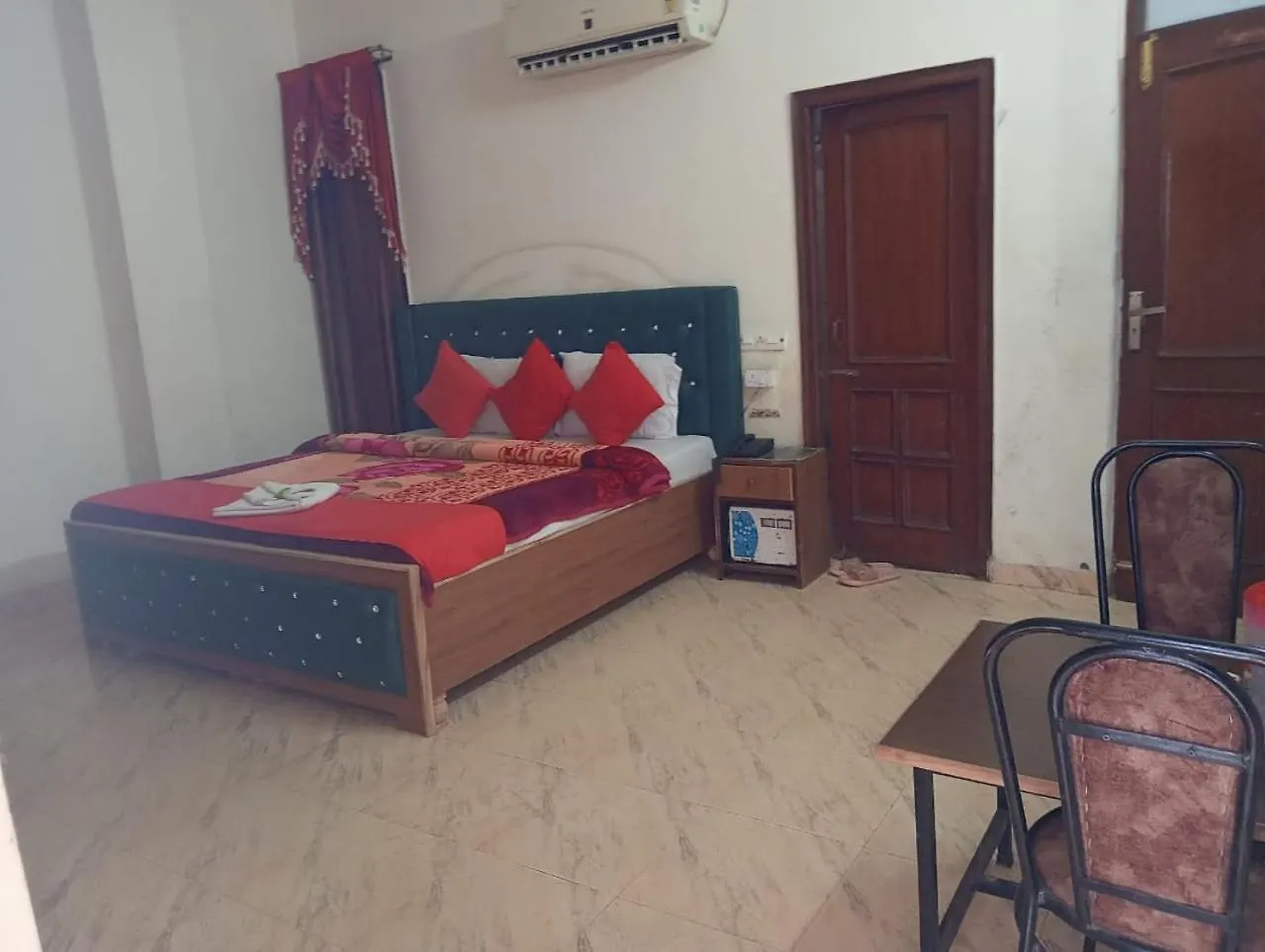 Hotel Holiday Inn Paradise Chandigarh India